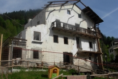 demolizione vecchio fabbricato villa celestina rocca pietore deon group impresa edile