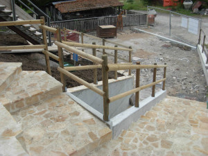 staccionata in legno scala in pietra lavoro di restauro e costruzione deon group